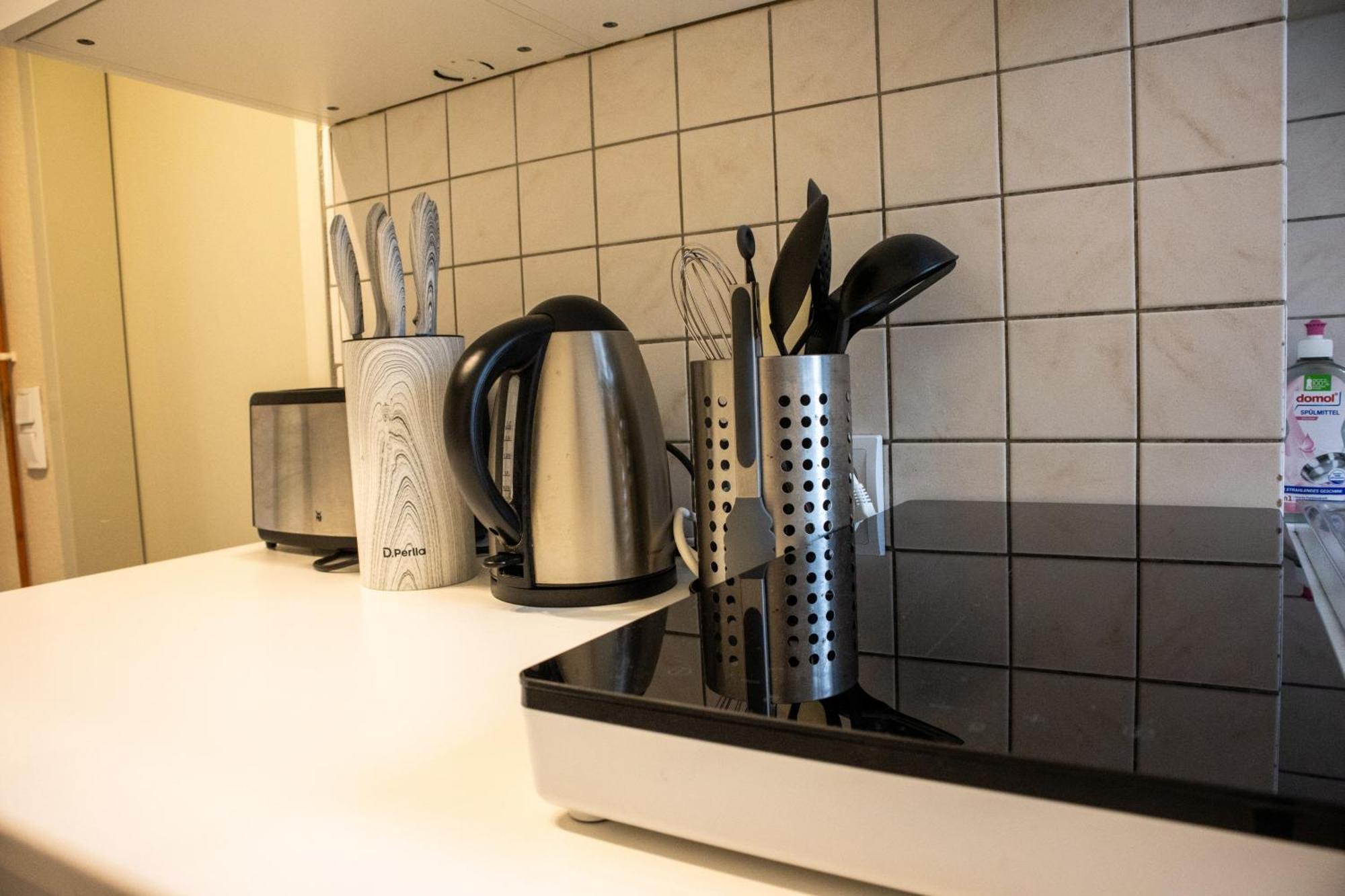 Schoene Wohnung Fuer 4 Gaeste An Der Eilenriede Mit Kostenlosen Parkplaetzen Hannover Bagian luar foto